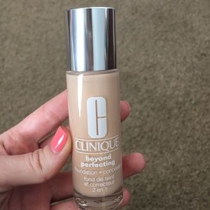Clinique beyond perfecting foundation